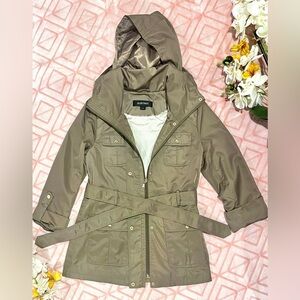 ✨💚 Ellen Tracy Army Green Jacket 💚✨